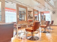 カラーズ ウィズ ブルック(COLORS with BROOK)