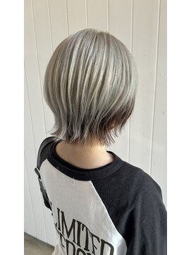 ココロヘアー 住吉店(Cocolo hair) レイヤーたっぷり大人気です!ハイトーンシルバーグレージュ♪