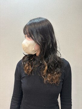 ハイレイヤーにウェーブパーマ◎