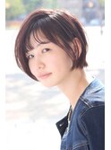 大人可愛いシンプルなーショートボブでココアカラー