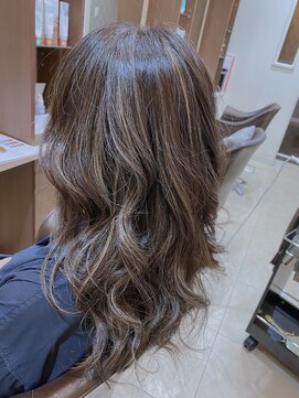 ミチ(michi) 外国人風ハイライトカラー