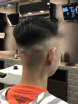 クラシコ(CLASSICO) スキンフェード、ハイフェードショート