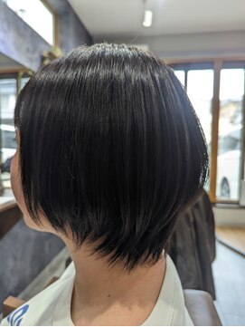 ロム 前上がりショート/アッシュブラック/アースカラー/30代40代