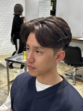 ザデイ カットアンドカルチャーショップ(THE DAY CUT&CULTURE SHOP) 毛流れセンターパート