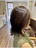 ベージュカラー/外ハネスタイル
