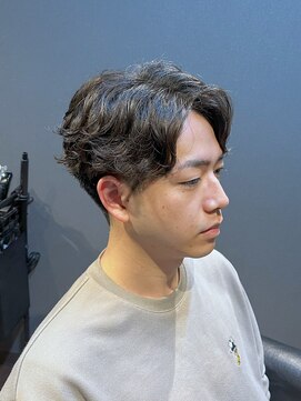 ビーダンディー(Bee dandy) ビジネスツーブロック デザインパーマ かき上げアップバング