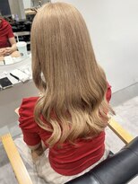 ラミエバイメルト 下北沢(lamie by melt)&nbsp;花田ブリーチレイヤーカットミルクティーベージュブロンド下北沢