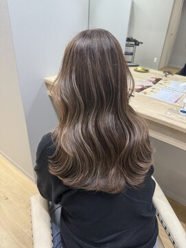 リティー バイ ジルブラン(Lity by JILBLAN) レイヤーカット/ハイライトカラー/イルミナカラー[鹿児島中央駅]