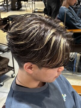 ボンドストーリールミエール(Bond Story lumiere) フェザーパーマニュアンスパーマカルマパーマ毛流れパーマ眉毛