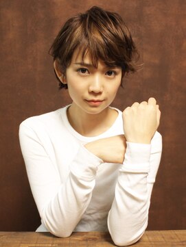 シアンデルカ(CYANDELUCCA) 大人の耳掛けニュアンスショート