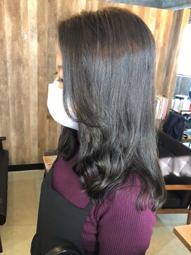 アルム(hair salon Alum) 『 透明感アッシュグレー☆　光で明るさが変わる抜け感カラー 』