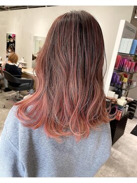 アヴァンス 京橋店(AVANCE) ビビットピンクカラー!細かな筋感のエアータッチバレイヤージュ