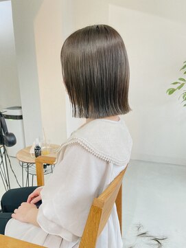 フェイヴィーズ(FavyS) ギリギリ結べる長さの切りっぱなしラインボブ