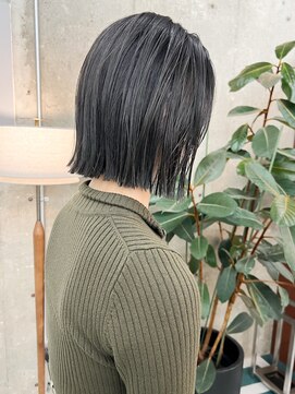 ノエ(noe) 切りっぱなしボブ×グレージュ
