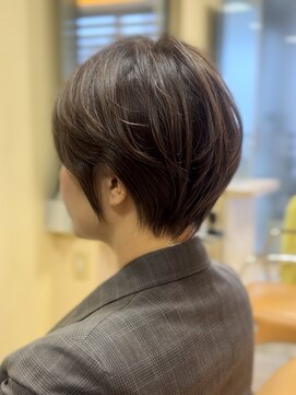 サイ(SAI) 大人の魅力を引き出す、ふんわりショートボブ