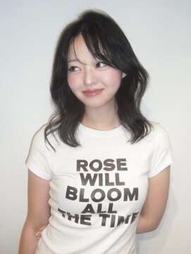 ブロック ジャポン(bloc japon) レイヤーカット くびれヘア ミディアムヘア ブラックカラー 黒髪