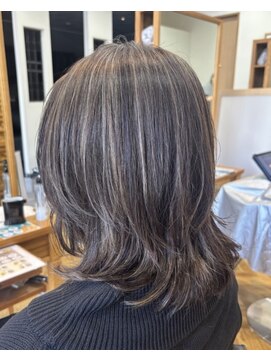 大人美人ヘア！メリハリのあるハイライトカラー［川越駅］