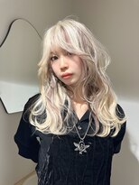 モニカ(MONIQA) ブロンドカラー