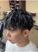 香川ツイストスパイラルパーマメンズハイライトホワイトメッシュ
