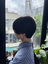 ビハインドザカーテン(BEHIND THE CURTAIN) くせ毛を活かしたハンサムショート