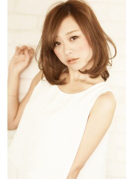 トッカ ヘアアンドトリートメント 難波店 ☆毛先がふんわり揺れる☆大人カワイイボブ
