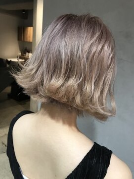 ジーナ(XENA) パールホワイト