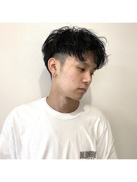 ニコフクオカヘアーメイク(NIKO Fukuoka Hair Make) 「NIKO」センターパートでも下ろしてもいけるショートパーマ