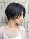 暗髪でも◎簡単スタイリングなのに美シルエットなショートボブ