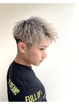 イーラ(era) ホワイトカラーアップバング刈り上げツーブロック