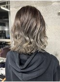 白髪活かしのシルバー系バレイヤージュ