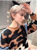 マッシュショート　ホワイトブロンド　くすみカラー　ブロンド