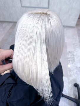 モニカ 原宿店(MONIQA) ホワイトカラー