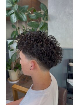 リム(LIM) スパイキーパーマ×テーパーフェード