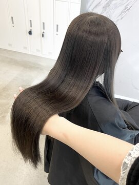 アリュウル 表参道 青山(Allure) 柔らかグレージュ*ブリーチなしダブルカラー