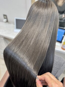 ノア 大宮店(Noa)の写真/縮毛矯正をしたのに髪のダメージなくなった!?っと感じるほど、指通りなめらかなストレートを実現します！