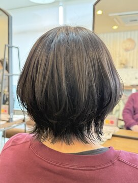 ビズヘアー グランバース(bisou hair grandbase) レイヤー/くびれ/ミディアム
