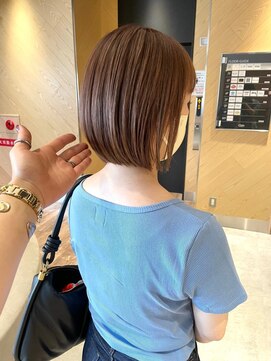 カミエ(kamie) ミルクティーベージュのツヤボブ