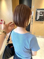 カミエ(kamie) ミルクティーベージュのツヤボブ
