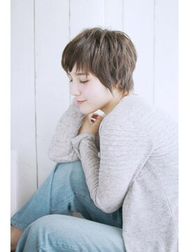 リゾートサロンM 新宿東口(Resortsalon M by valore) Resortsalon M【新宿東口店】外ハネ透けエアリーショートヘア