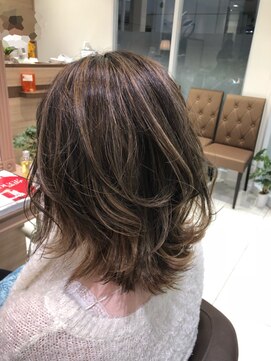 アッシュ 新小岩店(Ash) イルミナ×外ハネ風カラー