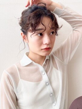 ケーツー あべのキューズモ－ル店(K-two) [K-two]お団子ヘア センターパート フリンジウェーブ[天王寺]