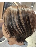 リー 京橋(Lee)&nbsp;> > > 収まり過ぎるボブ < < < 新出奈津樹