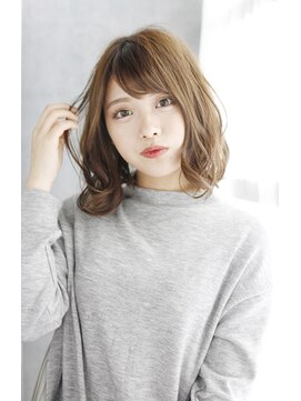 シャンティ 目白(SHANTi) ミディアム_ふんわりシルエットの外はねカール