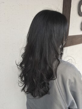 ジーラジーラ(giira-giira) 暗髪/透明感/グレーブラック