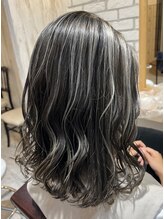 シエル 千葉店(CIEL)&nbsp;＊ホワイトシルバー×ダークグレーコントラストハイライト