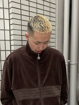 ウェルネス(Wellness) 金髪クロップ