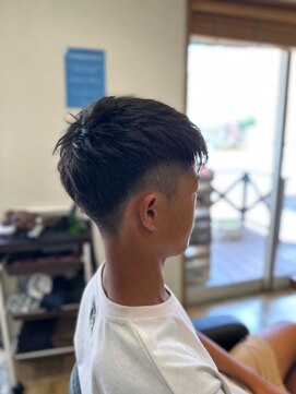 ラクヘアー 上福岡店 10代20代刈り上げショートスタイル