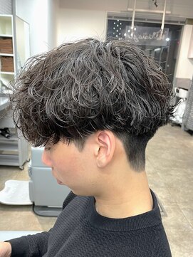 ノイセル 西本町(Noisyle) guest snap 刈り上げ前下がりマッシュ×波巻きスパイラルパーマ