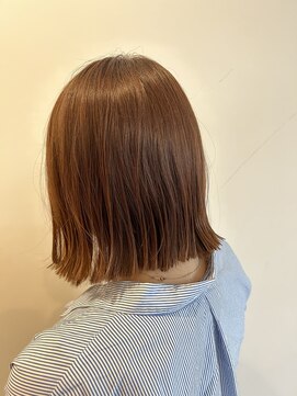 スタジオ アルファプラス 日暮里店(studio α+) ステップボーンカットカットボブショートハイライト白髪ぼかし