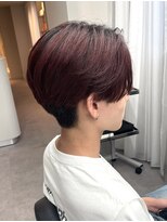 リッカ(LICCA)&nbsp;【LICCA NOE】前下がりセンターパート＋ワインレッドカラー